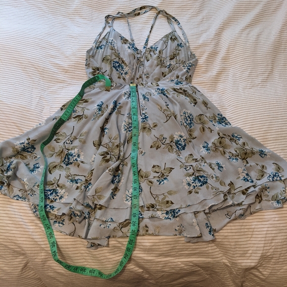 Kimchi Blue strappy back mini dress - Picture 6 of 6